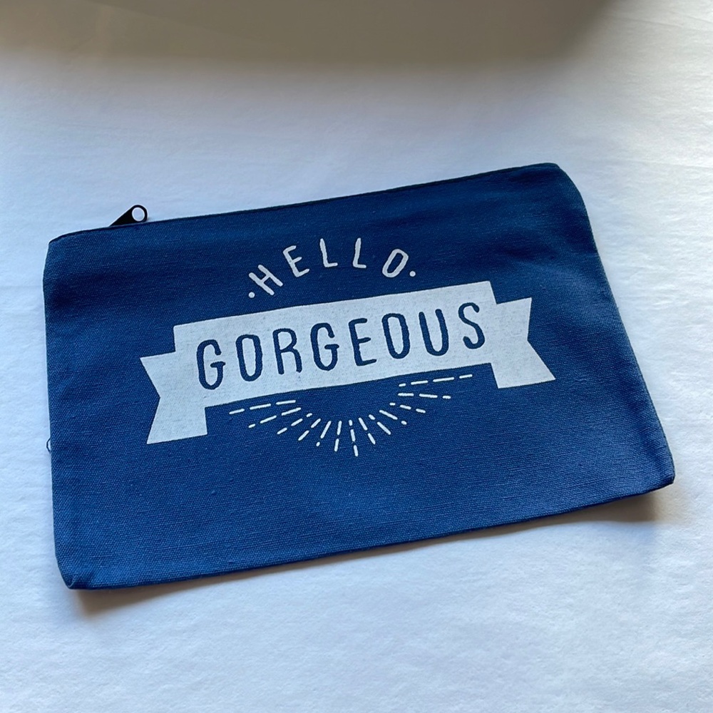 Blue cosmetic makeup bag zipper closure‎ lightweight canvas NWOT hello go…